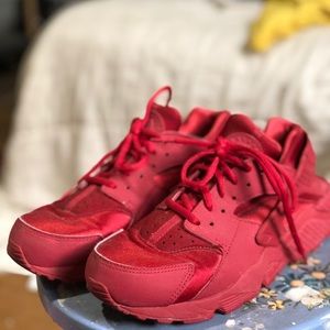 NIKE huarache red